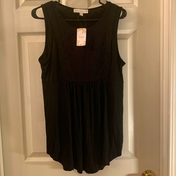 Beautiful & Soft Weekend SUZANNE BETRO Black Eyelet Bib Tunic NWT - Picture 8 of 10